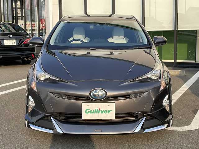 トヨタ プリウス A ツーリングセレクション 岐阜県 2016(平28)年 6.8万km グレーメタリック 純正ＳＤナビ　/ドライブレコーダー　/バックカメラ　/ＥＴＣ　/クルーズコントロール　/衝突軽減システム　/盗難防止装置　/前後コーナーセンサー　/レーンキープアシスト/パーキングアシスト/ＬＥＤヘッドライト　/オートハイビーム　/レザーシート　/プッシュスタート/純正17インチアルミホイール/純正フロアマット