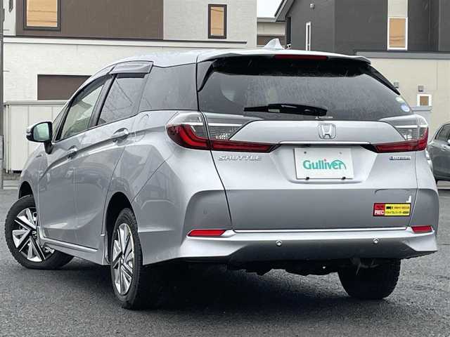 ホンダ シャトル ハイブリッド ホンダセンシング 道東・釧路十勝 2020(令2)年 8万km ルナシルバーM ４WD/純正ディーラーOPナビ/CD/DVD/BT/フルセグ/ホンダセンシング/衝突被害軽減ブレーキ/横滑り防止装置/アダプティブクルーズコントロール/レーンキープアシスト/コーナーセンサー/バックカメラ/ビルトインETC/ワイパーデアイサー/ECONモード/Sモード/ステアリングリモコン/自動防眩ミラー/プッシュスタート/スマートキー/LEDヘッドライト/オートライト/フォグランプ/電動格納ミラー/ヒーテッドドアミラー/ウィンカーミラー/フロアマット/ドアバイザー/スペアキー