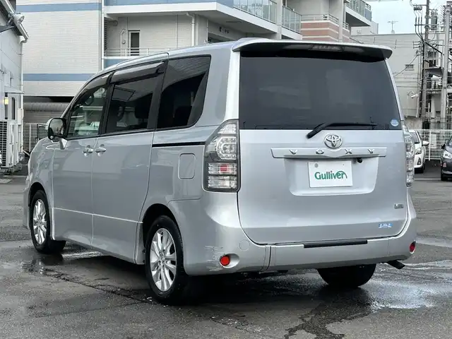 トヨタ ヴォクシー X サイドリフト 静岡県 2012(平24)年 7.7万km シルバーM 社外メモリナビ・フルセグTV/DVD/CD/USB/SD/Bluetooth/バックカメラ/左側パワースライド/純正16インチアルミホイール/HIDライト/ETC/スマートキー2個/プッシュスタート/サイドリフトアップシート/スローパー/取扱説明書