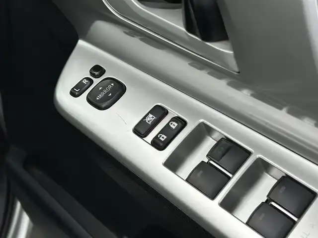 トヨタ ヴォクシー X サイドリフト 静岡県 2012(平24)年 7.7万km シルバーM 社外メモリナビ・フルセグTV/DVD/CD/USB/SD/Bluetooth/バックカメラ/左側パワースライド/純正16インチアルミホイール/HIDライト/ETC/スマートキー2個/プッシュスタート/サイドリフトアップシート/スローパー/取扱説明書