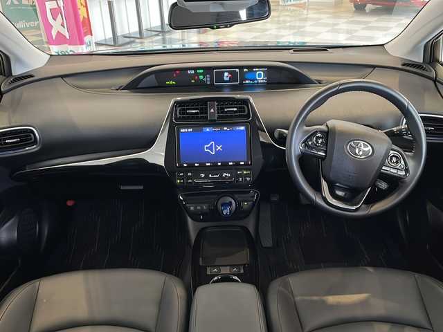 トヨタ プリウス A ツーリングセレクション 福井県 2019(令1)年 5.2万km ブルーM 純正9インチナビ/フルセグTV/バックモニター/トヨタセーフティセンス/ブラインドスポットモニター（BSM）/ヘッドアップディスプレイ（HUD）/パワーシート/シートヒーター/純正AW/LEDヘッドライト/LEDフォグ/プッシュスタート/スマートキー