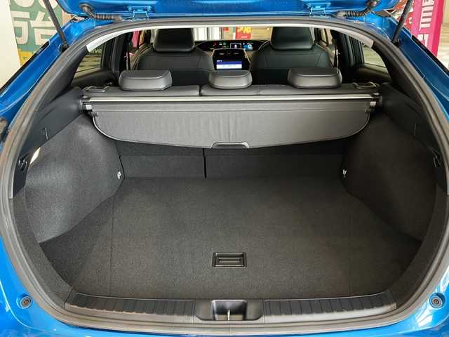トヨタ プリウス A ツーリングセレクション 福井県 2019(令1)年 5.2万km ブルーM 純正9インチナビ/フルセグTV/バックモニター/トヨタセーフティセンス/ブラインドスポットモニター（BSM）/ヘッドアップディスプレイ（HUD）/パワーシート/シートヒーター/純正AW/LEDヘッドライト/LEDフォグ/プッシュスタート/スマートキー