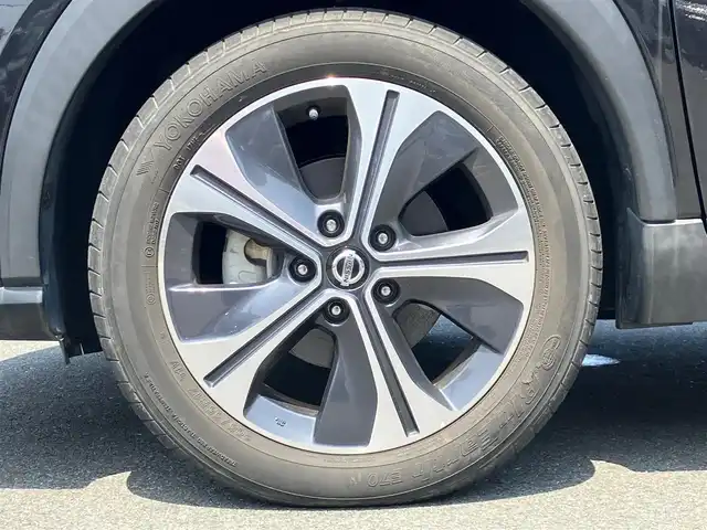 日産 キックス X 静岡県 2021(令3)年 3.6万km ピュアブラック エンジンスタートボタン/スマートキー/スペアキー１本/取扱説明書/パワーウィンドウ/パワーステアリング/クルーズコントロール/ETC/USB入力端子/バックカメラ/SDナビ/フロアマット/純正アルミホイール/ルーフレール/ABS/横滑り防止装置/コーナーセンサー前後/オートライト/LEDライト/Wプラスサイドエアバック/衝突軽減システム
