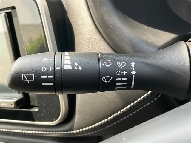 日産 キックス X 静岡県 2021(令3)年 3.6万km ピュアブラック エンジンスタートボタン/スマートキー/スペアキー１本/取扱説明書/パワーウィンドウ/パワーステアリング/クルーズコントロール/ETC/USB入力端子/バックカメラ/SDナビ/フロアマット/純正アルミホイール/ルーフレール/ABS/横滑り防止装置/コーナーセンサー前後/オートライト/LEDライト/Wプラスサイドエアバック/衝突軽減システム