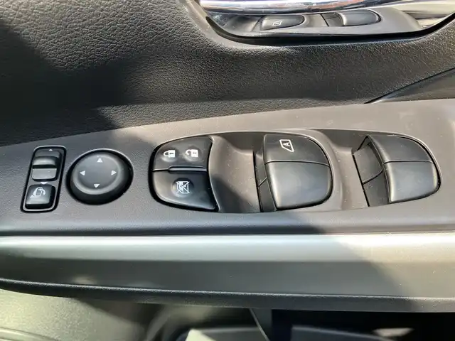 日産 キックス X 静岡県 2021(令3)年 3.6万km ピュアブラック エンジンスタートボタン/スマートキー/スペアキー１本/取扱説明書/パワーウィンドウ/パワーステアリング/クルーズコントロール/ETC/USB入力端子/バックカメラ/SDナビ/フロアマット/純正アルミホイール/ルーフレール/ABS/横滑り防止装置/コーナーセンサー前後/オートライト/LEDライト/Wプラスサイドエアバック/衝突軽減システム