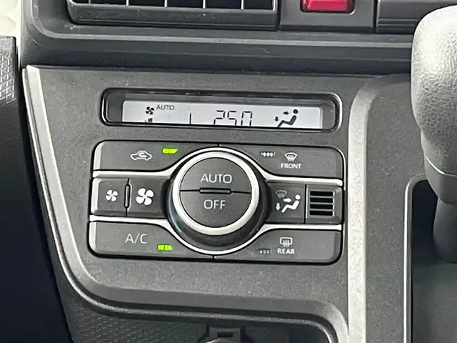 ダイハツ タント X 埼玉県 2022(令4)年 3.5万km シャイニングホワイトパール ワンオーナー/新車時保証書/取扱説明書/記録簿（R6/7/4）/ダイハツスマートアシスト/　・衝突警報機能/　・衝突回避支援ブレーキ機能/　・ブレーキ制御付誤発進抑制機能/　・車線逸脱警報機能/　・先行車発進お知らせ機能/　・アイドリングストップ/　・前後コーナーセンサー/　・バックカメラ/純正メモリーナビ（NMZN-W72D)/　（フルセグTV/BT/CD・DVD/USB/ラジオ）/ビルトインETC2.0(DIU-C240)/プッシュスタート/ステアリングスイッチ/オートライト/純正LEDヘッドライト/ヘッドライトレベライザー/前席シートヒーター/オートリトラクティブミラー/リアサンシェード/純正フロアマット/純正サイドバイザー/タイヤサイズ　155/65/R14