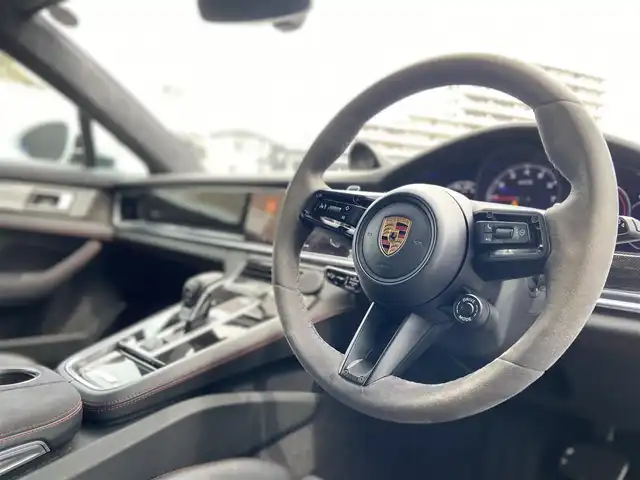 ポルシェ ポルシェ パナメーラ スポーツツーリスモ GTS 栃木県 2021(令3)年 5.7万km 白 スポクロパッケージ/マトリックスLED/BOSE/イージークローズドア/PASM/ACC/レーンキープ/ブラインドスポット/全方位カメラ/純正ナビ/パワーシート/全席シートヒーター/ハーフレザー/電動リアゲート/ETC/純正20インチAW