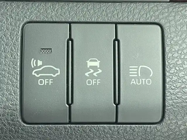 トヨタ ハリアー ハイブリッド プレミアム 大阪府 2019(平31)年 6.2万km ブラック トヨタセーフティセンス/　・プリクラッシュセーフティ　PCS/　・レーントレーシングアシスト　LTA/　・レーダークルーズコントロール　ACC/　・アダプティブドライビングビーム/純正SDナビ/　フルセグ/CD/DVD/SD/USB/Bluetooth/4WD/モデリスタエアロ/バックカメラ/三眼LEDオートライト/フォグランプ/オートマチックハイビーム/ハーフレザーシート/運転席パワーシート/電動リアゲート/純正エンジンスターター/カードキー/ステアリングスイッチ/ビルトインETC2.0