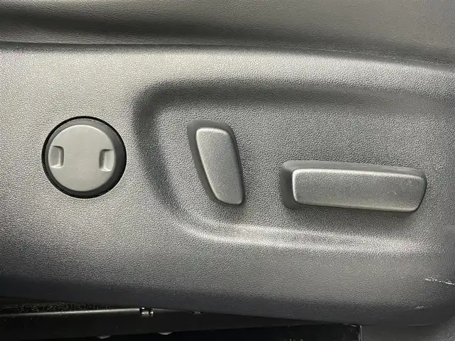 トヨタ ハリアー ハイブリッド プレミアム 大阪府 2019(平31)年 6.2万km ブラック トヨタセーフティセンス/　・プリクラッシュセーフティ　PCS/　・レーントレーシングアシスト　LTA/　・レーダークルーズコントロール　ACC/　・アダプティブドライビングビーム/純正SDナビ/　フルセグ/CD/DVD/SD/USB/Bluetooth/4WD/モデリスタエアロ/バックカメラ/三眼LEDオートライト/フォグランプ/オートマチックハイビーム/ハーフレザーシート/運転席パワーシート/電動リアゲート/純正エンジンスターター/カードキー/ステアリングスイッチ/ビルトインETC2.0