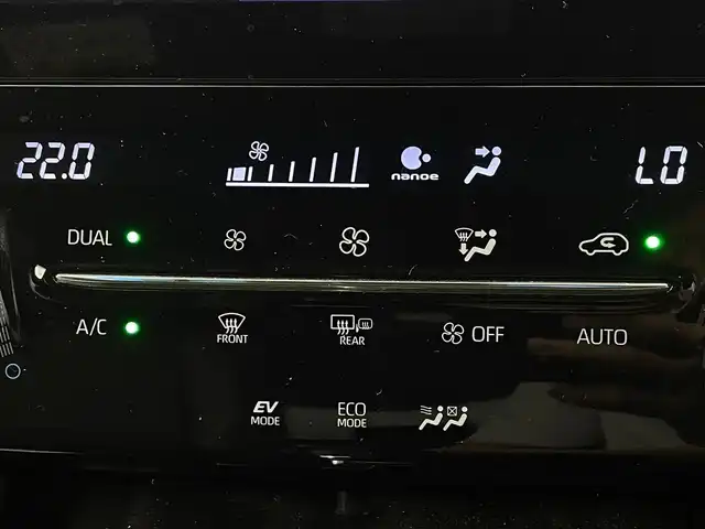 トヨタ ハリアー ハイブリッド プレミアム 大阪府 2019(平31)年 6.2万km ブラック トヨタセーフティセンス/　・プリクラッシュセーフティ　PCS/　・レーントレーシングアシスト　LTA/　・レーダークルーズコントロール　ACC/　・アダプティブドライビングビーム/純正SDナビ/　フルセグ/CD/DVD/SD/USB/Bluetooth/4WD/モデリスタエアロ/バックカメラ/三眼LEDオートライト/フォグランプ/オートマチックハイビーム/ハーフレザーシート/運転席パワーシート/電動リアゲート/純正エンジンスターター/カードキー/ステアリングスイッチ/ビルトインETC2.0