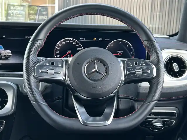 メルセデス・ベンツ ゲレンデヴァーゲン Ｇ４００ｄ AMGライン 福岡県 2022(令4)年 1.8万km パール サンルーフ/レーダーセーフティパッケージ/アクティブセーフティブレーキ/レーンキープアシスト/ブラインドスポットモニター/アダプティブクルーズコントロール/Burmester/純正ナビ/Applecarplay/androidauto/全方位カメラ/フルセグTV/Bluetooth/黒革シート/シートヒーター/LEDライト/オートハイビーム　/赤シートベルト　/ステアリングスイッチ/パドルシフト/純正20インチアルミホイール/純正ドライブレコーダー/ETC2.0