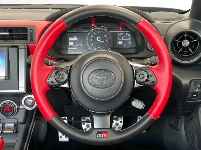 トヨタ ＧＲ８６ RZ 岐阜県 2022(令4)年 0.4万km クリスタルブラックシリカ クルーズコントロール/パナソニックナビ/ワンセグテレビ/横滑り防止装置/アルミペダル/本革巻きステアリング/ハーフレザーシート/前席シートヒーター/LEDヘッドライト/オートライト/横滑り防止装置/純正18インチAW/ETC/グレッディフロアマット/プッシュスタート