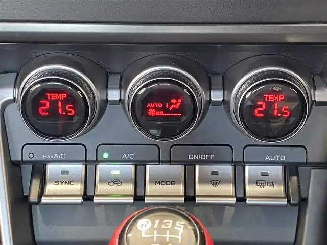 トヨタ ＧＲ８６ RZ 岐阜県 2022(令4)年 0.4万km クリスタルブラックシリカ クルーズコントロール/パナソニックナビ/ワンセグテレビ/横滑り防止装置/アルミペダル/本革巻きステアリング/ハーフレザーシート/前席シートヒーター/LEDヘッドライト/オートライト/横滑り防止装置/純正18インチAW/ETC/グレッディフロアマット/プッシュスタート