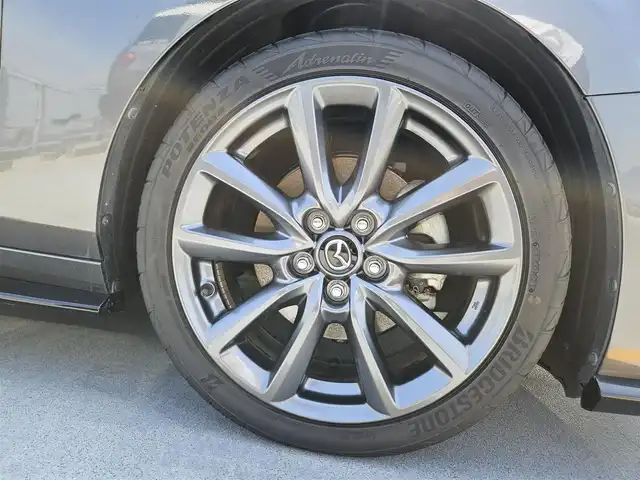 マツダ マツダ３ファストバック XD バーガンディセレクション 島根県 2019(令1)年 7.4万km マシーングレープレミアムM 純正8.8型ナビ/　(AM/FM/CD/DVD)/360度ビューモニター/ビルトインETC/全車速追従機能付レーダークルーズコントロール/パーキングセンサー/i-ACTIVSENSE/・スマートブレーキサポート/・AT誤発進抑制制御/・クルージングトラフィックサポート/・車線逸脱警報システム/・レーンキープアシスト/・前後接近車両検知/・ブラインドスポットモニタリング/・交通標識認識システム/アクティブドライビングディスプレイ/ターボ/アダプティブLEDヘッドランプ/本革巻きステアリング/ステアリングヒーター/パドルシフト/レッドパーフォレーション革シート/前席シートヒーター/運転席ドライビングポジション機能/純正18インチアルミホイール/アドバンストキーレスエントリーシステム/BOSEサウンドシステム/禁煙車