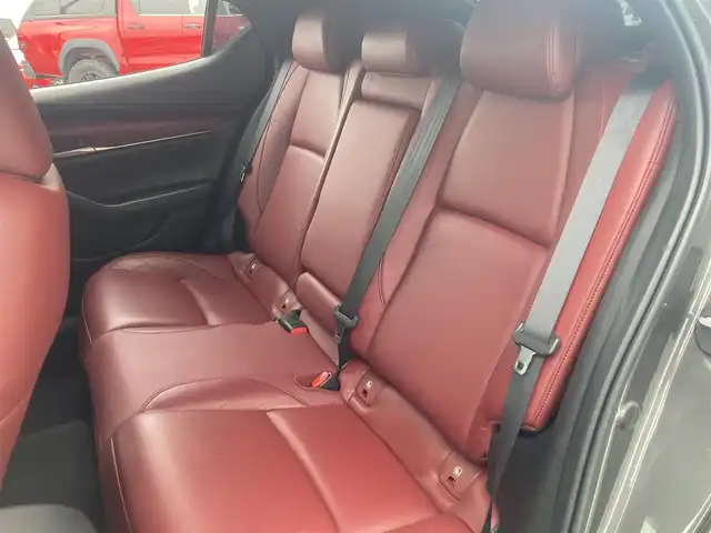 マツダ マツダ３ファストバック XD バーガンディセレクション 島根県 2019(令1)年 7.4万km マシーングレープレミアムM メーカーOP SDナビ(CD/DVD/BT/フルセグ/HDMI)/純正OPシグネチャースタイルエアロ/BOSEサウンド/全方位カメラ/レーダークルーズコントロール/レーンキープアシストシステム/車線逸脱警報/ブラインドスポットモニタリング/スマートブレーキサポート/運転席パワーシート/前席シートヒーター/ステアリングヒーター/パドルシフト/ビルトインETC/オートライト/オートハイビーム/ヘッドアップディスプレイ/