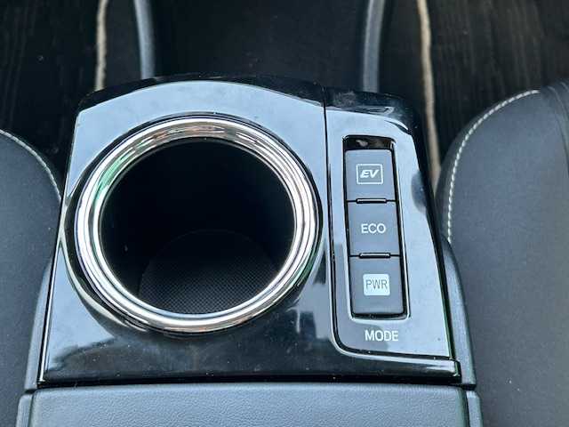 トヨタ プリウス α S チューンブラック Ⅱ 茨城県 2018(平30)年 5万km ホワイトパールクリスタルシャイン ナビCN-RA04D/フルセグTV/Bluetooth接続/トヨタセーフティーセンス/バックカメラ/クルーズコントロール/レーンキープアシスト/ドライブレコーダー/オートマチックハイビーム/前席シートヒーター/純正フロアマット/衝突軽減システム/禁煙車