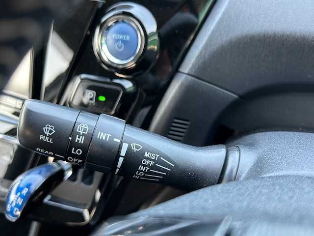 トヨタ プリウス α S チューンブラック Ⅱ 茨城県 2018(平30)年 5万km ホワイトパールクリスタルシャイン ナビCN-RA04D/フルセグTV/Bluetooth接続/トヨタセーフティーセンス/バックカメラ/クルーズコントロール/レーンキープアシスト/ドライブレコーダー/オートマチックハイビーム/前席シートヒーター/純正フロアマット/衝突軽減システム/禁煙車
