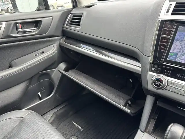 スバル レガシィ Ｂ４ リミテッド 福岡県 2015(平27)年 11万km クリスタルホワイトP 純正エアロ/19インチRMPアルミホイール/SDナビ(フルセグTV、バックカメラ、前後ドラレコ)/EyeSight/横滑り防止/LEDオートライト/カーテンエアバッグ/衝突被害軽減/ダウンヒルアシストコントロール/ビルトインETC/クルコン/パワーシート/レザーシート/シートメモリ/純正フロアマット/シートヒーター/電動リアゲート/パドルシフト/スマートキー/プッシュスタート/デュアルエアコン