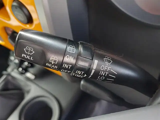 トヨタ ＦＪクルーザー オフロードパッケージ 東京都 2011(平23)年 11.7万km イエロー/ホワイト 社外足廻り リフトアップ/フロントグリルガード/社外ステップ/ヒッチメンバー/ルーフラック/社外ホーン/社外ルームミラーモニター/GPSレーダー/ALPINEサブウーファー/社外シフトノブ/社外スロコン Pivot 3Drive compact/クルーズコントロール/社外ナビ VIE-X08/ドライブレコーダー DRY-mini1X/レザー調シートカバー Clazzio/社外シートヒーター/LEDヘッドライト/16インチ社外アルミホイール