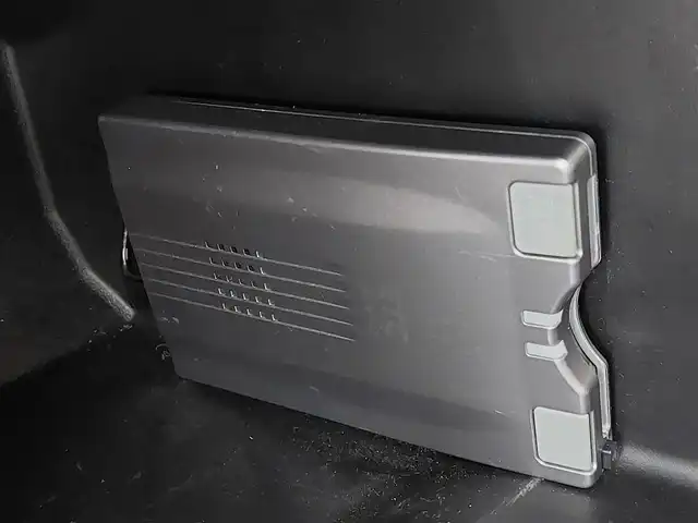 トヨタ ＦＪクルーザー オフロードパッケージ 東京都 2011(平23)年 11.7万km イエロー/ホワイト 社外足廻り リフトアップ/フロントグリルガード/社外ステップ/ヒッチメンバー/ルーフラック/社外ホーン/社外ルームミラーモニター/GPSレーダー/ALPINEサブウーファー/社外シフトノブ/社外スロコン Pivot 3Drive compact/クルーズコントロール/社外ナビ VIE-X08/ドライブレコーダー DRY-mini1X/レザー調シートカバー Clazzio/社外シートヒーター/LEDヘッドライト/16インチ社外アルミホイール