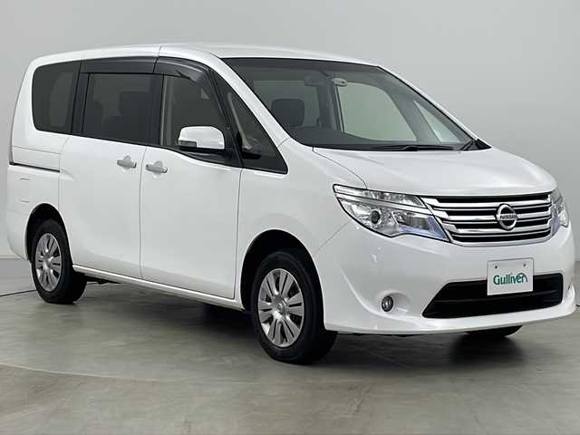 日産 セレナ 20S 道央・札幌 2016(平28)年 6.6万km ホワイト ・4WD/・純正CD＆AUXオーディオ/・横滑り防止/・ETC/・前後独立オートエアコン/・電動格納ドアミラー/・ドアミラーヒーター/・ドアミラーウィンカー/・前席アームレスト付/・2列目ブラインドシェード有/・社外ドライブレコーダー/・後退ブザー付