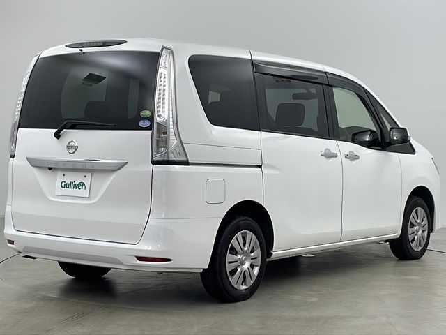 日産 セレナ 20S 道央・札幌 2016(平28)年 6.6万km ホワイト ・4WD/・純正CD＆AUXオーディオ/・横滑り防止/・ETC/・前後独立オートエアコン/・電動格納ドアミラー/・ドアミラーヒーター/・ドアミラーウィンカー/・前席アームレスト付/・2列目ブラインドシェード有/・社外ドライブレコーダー/・後退ブザー付