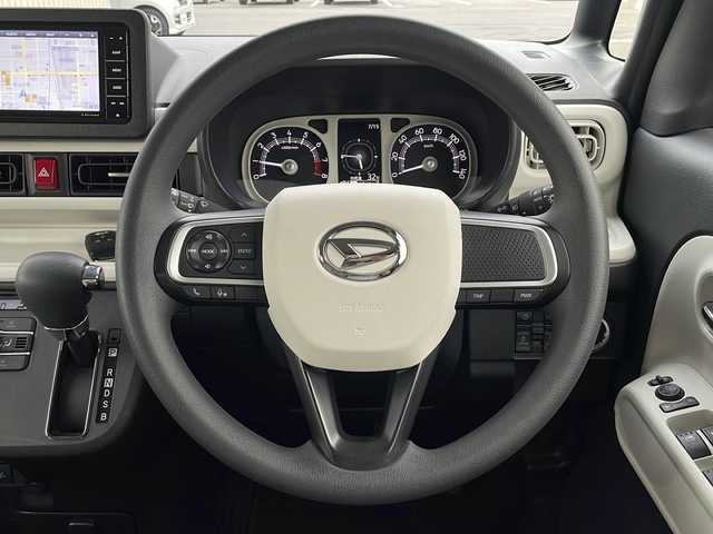 ダイハツ ムーヴ キャンバス ストライプス G 道北・旭川 2023(令5)年 1.4万km シャイニングホワイトパール/レイクブルーメタリック ４ＷＤ/純正エンジンスターター/両側パワースライドドア/ストラーダメモリーナビ/　・ＣＤ・ＤＶＤ・ＢＴ・フルセグ/バックカメラ/スマートアシスト/　・衝突警報/　・衝突回避支援ブレーキ/　・誤発進抑制機能/　・車線逸脱警報、抑制制御機能/　・路側逸脱警報/　・ふらつき警報/　・先行車発進お知らせ/　・標識認識機能/ＬＥＤオートライト/前席シートヒーター/前後ドライブレコーダー/社外１４インチアルミ/スチールホイル冬タイヤ積込み（5分山）/スペアキー×１