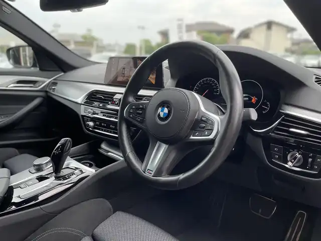 ＢＭＷ ５２３ｄ xDrive Mスピリット 栃木県 2020(令2)年 3.8万km サファイアブラックP ワンオーナー /コンフォートアクセス/インテリジェントセーフティ/ナビ/フルセグTV/全方位カメラ/ETC/ACC/レーンキープアシスト/ブラインドスポット /LEDヘッドライト/オートライト/パークディスタンスコントロール/ヘッドアップディスプレイ/アンビエントライト /ドライブレコーダー
