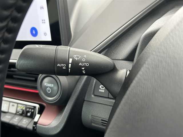 トヨタ プリウス Z 愛知県 2023(令5)年 0.7万km プラチナホワイトパールマイカ トヨタセーフティセンス/・レーンキープアシスト/・ブラインドスポットモニター/・プリクラッシュセーフティ/・クリアランスソナー/・リアクロストラフィックアラート/・後方車両接近告知/・パーキングサポートブレーキ/・ロードサインアシスト/パノラマムーンルーフ/メーカー１２．３型メモリナビ/（BT/フルセグTV/AM/FM)/全方位バックカメラ/デジタルインナー/置くだけ充電/純正前後ドラレコ/ETC2.0/ステアリングヒーター/EVモード/エコモード/スポーツモード/カスタムモード/オートブレーキホールド/純正１９インチAW/純正フロアマット/純正LEDヘッドライト