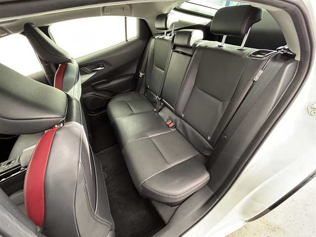 トヨタ プリウス Z 愛知県 2023(令5)年 0.7万km プラチナホワイトパールマイカ トヨタセーフティセンス/・レーンキープアシスト/・ブラインドスポットモニター/・プリクラッシュセーフティ/・クリアランスソナー/・リアクロストラフィックアラート/・後方車両接近告知/・パーキングサポートブレーキ/・ロードサインアシスト/パノラマムーンルーフ/メーカー１２．３型メモリナビ/（BT/フルセグTV/AM/FM)/全方位バックカメラ/デジタルインナー/置くだけ充電/純正前後ドラレコ/ETC2.0/ステアリングヒーター/EVモード/エコモード/スポーツモード/カスタムモード/オートブレーキホールド/純正１９インチAW/純正フロアマット/純正LEDヘッドライト