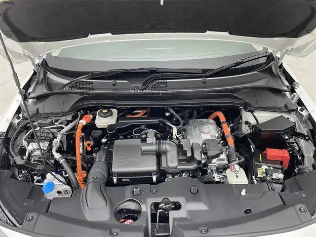 ホンダ ヴェゼル ハイブリッド e:HEV Z 茨城県 2025(令7)年 0.1千km プラチナホワイトパール 登録済未使用車/MOP純正9型Honda CONNECTディスプレー/バックカメラ/フルセグ/ワイヤレス充電/衝突被害軽減ブレーキ/車線逸脱抑制装置/レーダークルーズコントロール/オートマチックハイビーム/クリアランスソナー/BSI/ハンズフリーアクセスパワーテールゲート/ETC2.0/ハーフレザー/シートヒーター/ステアリングヒーター/純正18インチAW/LEDヘッドライト/スマートキー