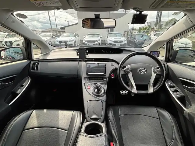 トヨタ プリウス S ツーリングセレ G’s 宮城県 2014(平26)年 7.4万km ブラック 車高調/ガナドールマフラー/社外テールランプ/革調シートカバー/カロッツェリア8インチナビ（AVIC-CL901）/・CD/DVD/・Bluetooth/・フルセグTV/バックカメラ/ビルトインETC/ドライブレコーダー/GPSレーダー探知機/革巻きステアリング/クルーズコントロール/HIDヘッドランプ/フォグランプ/オートライト/スマートキー＆プッシュスタート/電動格納ミラー/純正18インチAW/純正ドアバイザー/純正フロアマット/Wエアバッグ