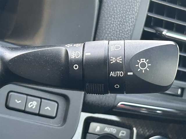 トヨタ クラウン ハイブリッド アスリートS ブラックスタイル 兵庫県 2015(平27)年 8.1万km ホワイトパールクリスタルシャイン 純正ナビ/フルセグテレビ/BTオーディオ/バックカメラ/ムーンルーフ/ビルトインETC/ドライブレコーダー/シートヒーター/エアシート/パワーシート/LEDヘッドライト/純正18インチAW