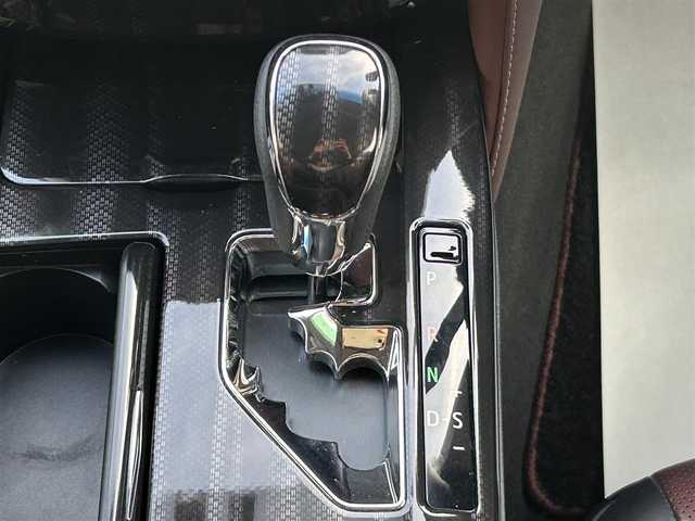 トヨタ クラウン ハイブリッド アスリートS ブラックスタイル 兵庫県 2015(平27)年 8.1万km ホワイトパールクリスタルシャイン 純正ナビ/フルセグテレビ/BTオーディオ/バックカメラ/ムーンルーフ/ビルトインETC/ドライブレコーダー/シートヒーター/エアシート/パワーシート/LEDヘッドライト/純正18インチAW