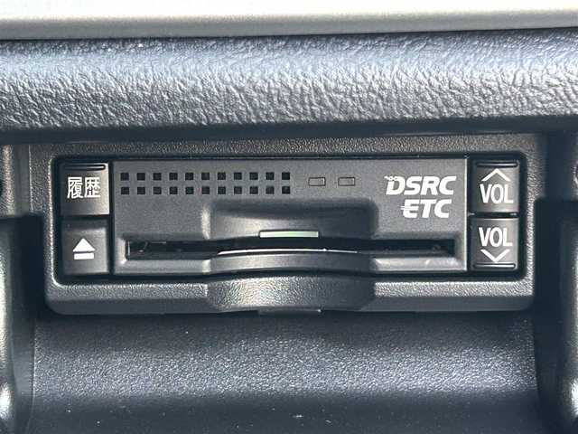 トヨタ クラウン ハイブリッド アスリートS ブラックスタイル 兵庫県 2015(平27)年 8.1万km ホワイトパールクリスタルシャイン 純正ナビ/フルセグテレビ/BTオーディオ/バックカメラ/ムーンルーフ/ビルトインETC/ドライブレコーダー/シートヒーター/エアシート/パワーシート/LEDヘッドライト/純正18インチAW