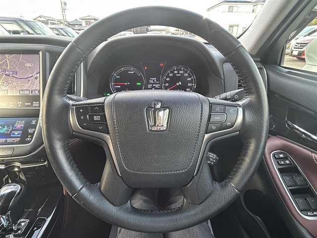 トヨタ クラウン ハイブリッド アスリートS ブラックスタイル 兵庫県 2015(平27)年 8.1万km ホワイトパールクリスタルシャイン 純正ナビ/フルセグテレビ/BTオーディオ/バックカメラ/ムーンルーフ/ビルトインETC/ドライブレコーダー/シートヒーター/エアシート/パワーシート/LEDヘッドライト/純正18インチAW