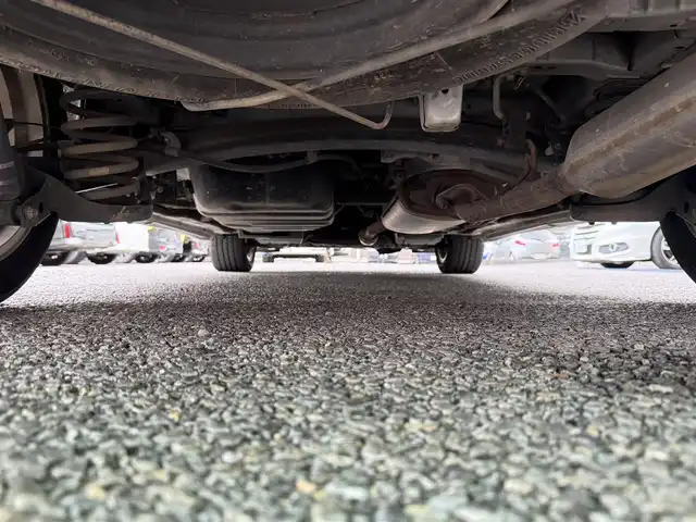 トヨタ ヴェルファイア 2．4Z プラチナセレクション 千葉県 2010(平22)年 10.7万km ホワイトパールクリスタルシャイン 社外SDナビ（AM/FM/CD/DVD/Bluetooth）/フルセグTV/バックカメラ/ETC/ALPINE製フリップダウンモニター/両側パワースライドドア/MTモード付AT/オットマン/フォグランプ/HIDヘッドライト/パワーバックドア/純正フロアマット/純正アルミホイール/スマートキー