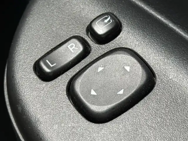 トヨタ ヴェルファイア 2．4Z プラチナセレクション 千葉県 2010(平22)年 10.7万km ホワイトパールクリスタルシャイン 社外SDナビ（AM/FM/CD/DVD/Bluetooth）/フルセグTV/バックカメラ/ETC/ALPINE製フリップダウンモニター/両側パワースライドドア/MTモード付AT/オットマン/フォグランプ/HIDヘッドライト/パワーバックドア/純正フロアマット/純正アルミホイール/スマートキー