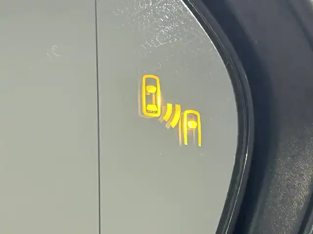 トヨタ プリウス A プレミアム 愛知県 2020(令2)年 3.8万km ホワイトパールクリスタルシャイン 純正９インチナビ/パノラミックビューモニター/アドバンストパーク/衝突軽減ブレーキ/レーダークルーズコントロール/レーンディパーチャーアラート/ブラインドスポットモニター/クリアランスソナー/ヘッドアップディスプレイ/ワイヤレス充電/レザーシート/パワーシート/シートヒーター/シートクーラー/AC100V 1500W/ドライブレコーダー/ビルトインＥＴＣ２．０/アクセサリーソケット/ISOFIX/LEDヘッドライト/純正フロアマット/純正15インチアルミホイール