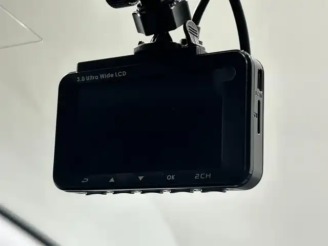トヨタ プリウス A プレミアム 愛知県 2020(令2)年 3.8万km ホワイトパールクリスタルシャイン 純正９インチナビ/パノラミックビューモニター/アドバンストパーク/衝突軽減ブレーキ/レーダークルーズコントロール/レーンディパーチャーアラート/ブラインドスポットモニター/クリアランスソナー/ヘッドアップディスプレイ/ワイヤレス充電/レザーシート/パワーシート/シートヒーター/シートクーラー/AC100V 1500W/ドライブレコーダー/ビルトインＥＴＣ２．０/アクセサリーソケット/ISOFIX/LEDヘッドライト/純正フロアマット/純正15インチアルミホイール