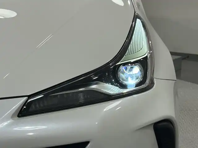 トヨタ プリウス A プレミアム 愛知県 2020(令2)年 3.8万km ホワイトパールクリスタルシャイン 純正９インチナビ/パノラミックビューモニター/アドバンストパーク/衝突軽減ブレーキ/レーダークルーズコントロール/レーンディパーチャーアラート/ブラインドスポットモニター/クリアランスソナー/ヘッドアップディスプレイ/ワイヤレス充電/レザーシート/パワーシート/シートヒーター/シートクーラー/AC100V 1500W/ドライブレコーダー/ビルトインＥＴＣ２．０/アクセサリーソケット/ISOFIX/LEDヘッドライト/純正フロアマット/純正15インチアルミホイール