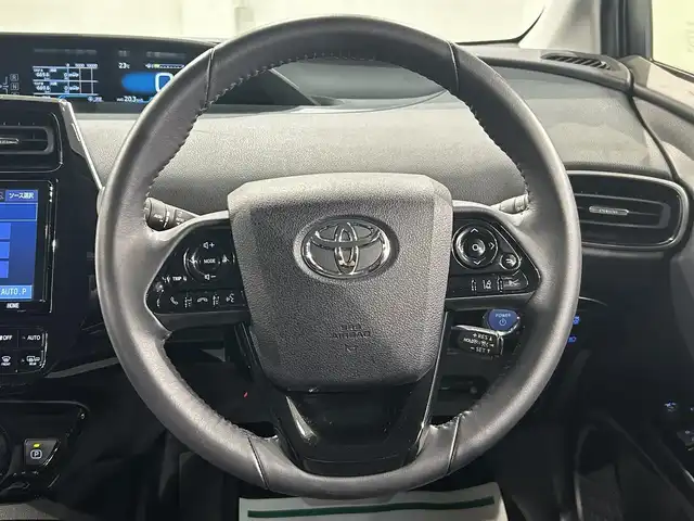 トヨタ プリウス A プレミアム 愛知県 2020(令2)年 3.8万km ホワイトパールクリスタルシャイン 純正９インチナビ/パノラミックビューモニター/アドバンストパーク/衝突軽減ブレーキ/レーダークルーズコントロール/レーンディパーチャーアラート/ブラインドスポットモニター/クリアランスソナー/ヘッドアップディスプレイ/ワイヤレス充電/レザーシート/パワーシート/シートヒーター/シートクーラー/AC100V 1500W/ドライブレコーダー/ビルトインＥＴＣ２．０/アクセサリーソケット/ISOFIX/LEDヘッドライト/純正フロアマット/純正15インチアルミホイール