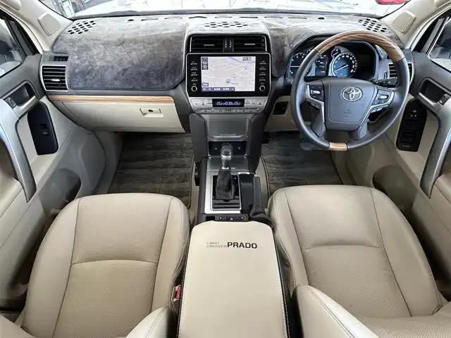 トヨタ ランドクルーザー プラド TX Lパッケージ 茨城県 2022(令4)年 3.5万km ホワイトパールクリスタルシャイン 純正ナビ/Bluetooth接続/全方位カメラ/サンルーフ/クルーズコントロール/電動リアゲート/パワーシート/シートヒーター/ビルトインETC/ベージュ革シート/USB入力端子/LEDヘッドライト/３列シート/純正アルミホイール/純正フロアマット