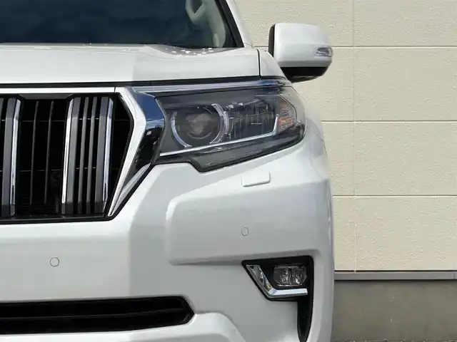 トヨタ ランドクルーザー プラド TX Lパッケージ 茨城県 2022(令4)年 3.5万km ホワイトパールクリスタルシャイン 純正ナビ/Bluetooth接続/全方位カメラ/サンルーフ/クルーズコントロール/電動リアゲート/パワーシート/シートヒーター/ビルトインETC/ベージュ革シート/USB入力端子/LEDヘッドライト/３列シート/純正アルミホイール/純正フロアマット
