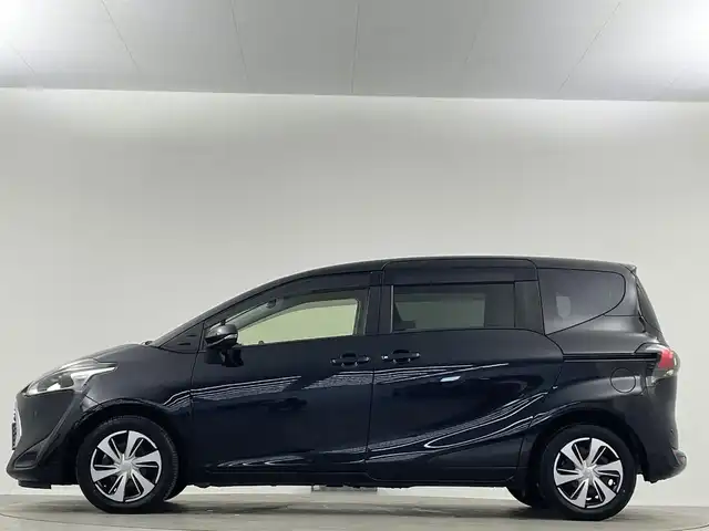 トヨタ シエンタ G クエロ 埼玉県 2019(平31)年 5万km ブラックマイカ 禁煙車　純正ナビ　ＣＤ　ＤＶＤ　ＢＴ　後席モニター　全方位カメラ　ＬＥＤヘッドライト　衝突被害軽減　両側電動　ＥＴＣ　ドライブレコーダー　レーンアシスト　オートハイビーム　USB入力端子　