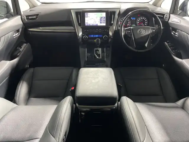 トヨタ アルファード S Cパッケージ 神奈川県 2020(令2)年 5.3万km ブラック トヨタセーフティセンス/純正9型ディスプレイオーディオ/・BT/フルセグTV/MiraCast/CD/DVD/AM/FM/バックカメラ/純正フリップダウンモニター/デジタルインナーミラー/ツインムーンルーフ/ブラインドスポットモニター/レザー調シート/パワーシート(D/N/2列目)/シートヒーター(D/N)/ベンチレーション(D/N)/メモリシート(D)/ビルトインETC/純正ドライブレコーダー/電動サイドブレーキ/オートブレーキホールド/電動リアゲート/ウッドコンビ調ステアリング/ステアリングスイッチ/ステアリングヒーター/Autoライト/2列目サンシェード/MTモード/三眼LEDヘッドライト/AFS/フォグランプ/純正フロアマット/純正18インチアルミホイール
