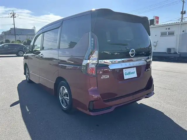 日産 セレナ e－パワー ハイウェイスター V 岡山県 2022(令4)年 2.5万km マルーンレッド 登録時走行距離24470km/純正10インチナビ/フルセグTV(AM.FM.CD.DVD.TV.BT)/フリップダウンモニター/両側パワースライドドア/全方位カメラ/ETC/ドライブレコーダー/シートヒーター/ステアリングヒーター/プロパイロット/クリアランスソナー/衝突軽減ブレーキ/横滑り防止装置/クルーズコントロール(追従走行あり)/車線逸脱警報（レーンキープアシスト）/オートライト/オートマチックハイビーム/アイドリングストップ/15インチ純正AW/純正フロアマット