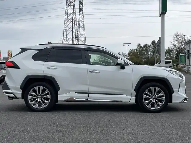 トヨタ ＲＡＶ４ G Zパッケージ 道央・札幌 2021(令3)年 7万km ホワイトパールクリスタルシャイン ４WD/モデリスタフルエアロ/ALPIN9インチナビ/CD/DVD/BT/フルセグ/トヨタセーフティセンス/プリクラッシュセーフティ/横滑り防止装置/レーダークルーズコントロール/ダウンヒルアシストコントロール/レーンキープアシスト/クリアランスソナー/ブラインドスポットモニター/パーキングサポートブレーキ/リアクロストラフィックアラート/ロードサインアシスト/バックカメラ/ビルトインETC/ドライブレコーダー/DRIVEMODE切替/デジタルインナーミラー/パワーバックドア/D席パワーシート/D席メモリーシート/前席シートヒーター/レザーシート/革巻きステアリング/ステアリングリモコン/ハンドルヒーター/電動パーキング/ブレーキホールド/MTモード付AT/プッシュスタート/スマートキー/LEDヘッドライト/オートライト/オートハイビーム/フォグランプ/電動格納ミラー/ウィンカーミラー/純正フロアマット/ドアバイザー