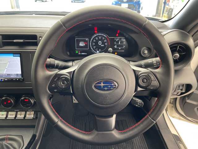 スバル ＢＲＺ S 愛知県 2023(令5)年 2.7万km クリスタルホワイトP 純正ALPINEナビ/クルーズコントロール/シートヒーター/純正アルミホイール/LEDヘッドライト/オートライト/ETC/フルセグ/CD DVD/Bluetooth/ステアリングスイッチ/スマートキー/プッシュスタート