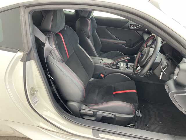 スバル ＢＲＺ S 愛知県 2023(令5)年 2.7万km クリスタルホワイトP 純正ALPINEナビ/クルーズコントロール/シートヒーター/純正アルミホイール/LEDヘッドライト/オートライト/ETC/フルセグ/CD DVD/Bluetooth/ステアリングスイッチ/スマートキー/プッシュスタート